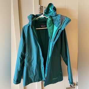 Patagonia women’s 2-in-1 jacket